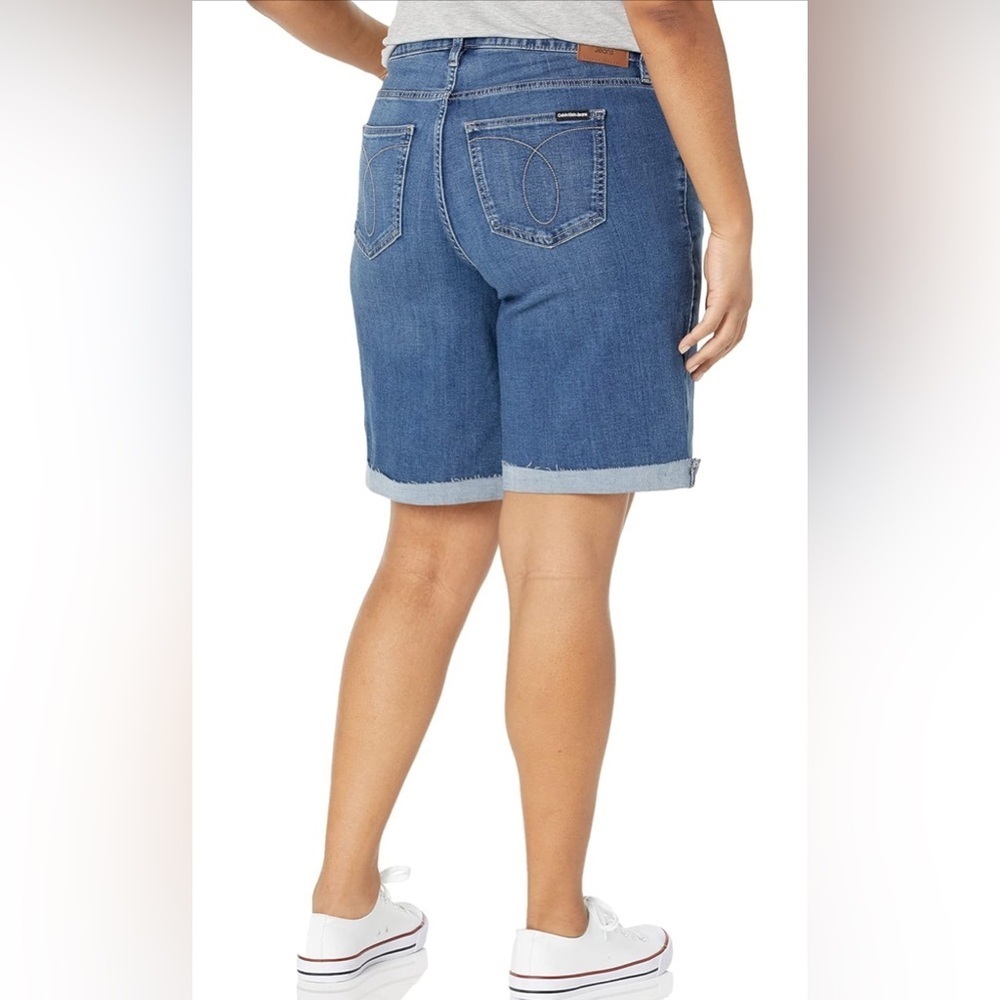 Calvin Klein Bermuda Shorts - Picture 3 of 11